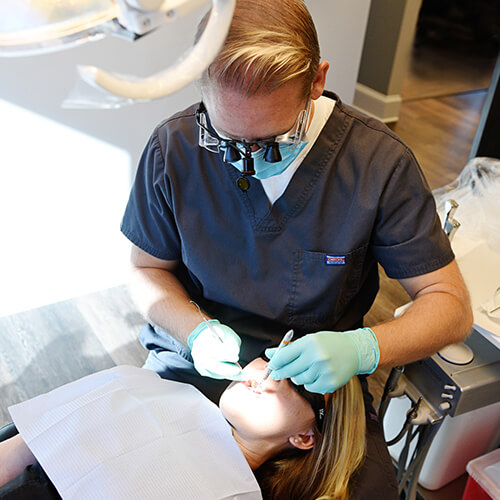 Image of your dentist in CITY using modern technology 